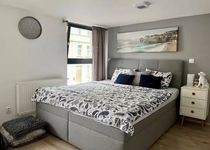 Romantic Apartment By The City Center