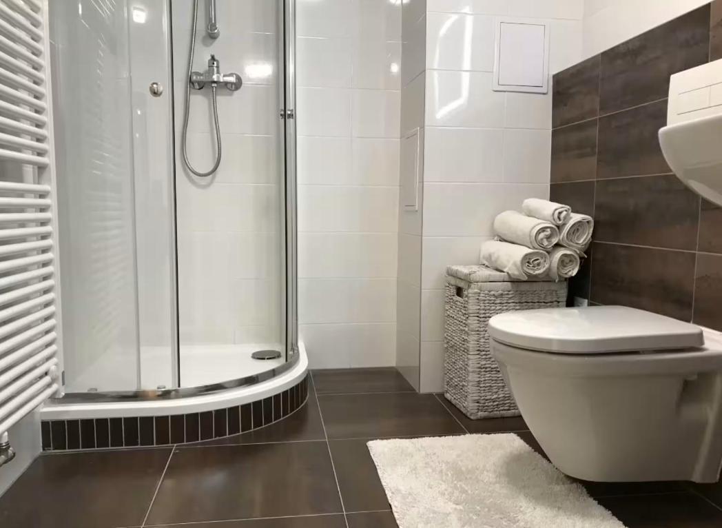 Romantic By The Center Apartment Prague